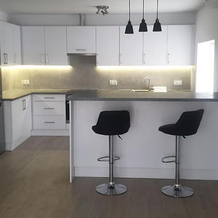 Apartament W Centrum Kielc Z Prywatnym Parkingiem Kielce Exteriér fotografie