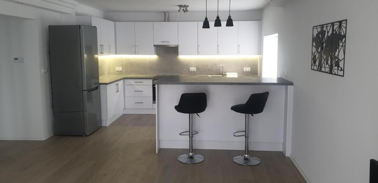 Apartament W Centrum Kielc Z Prywatnym Parkingiem Kielce Exteriér fotografie