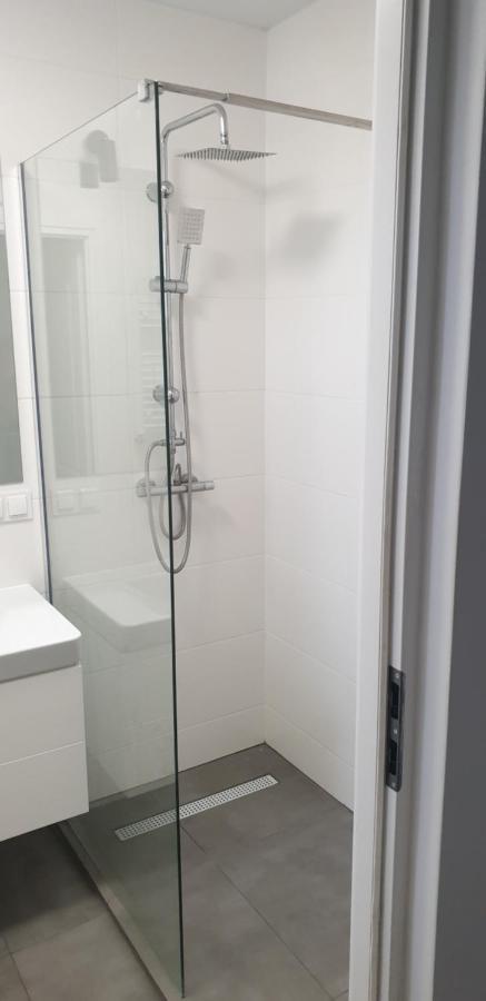 Apartament W Centrum Kielc Z Prywatnym Parkingiem Kielce Exteriér fotografie
