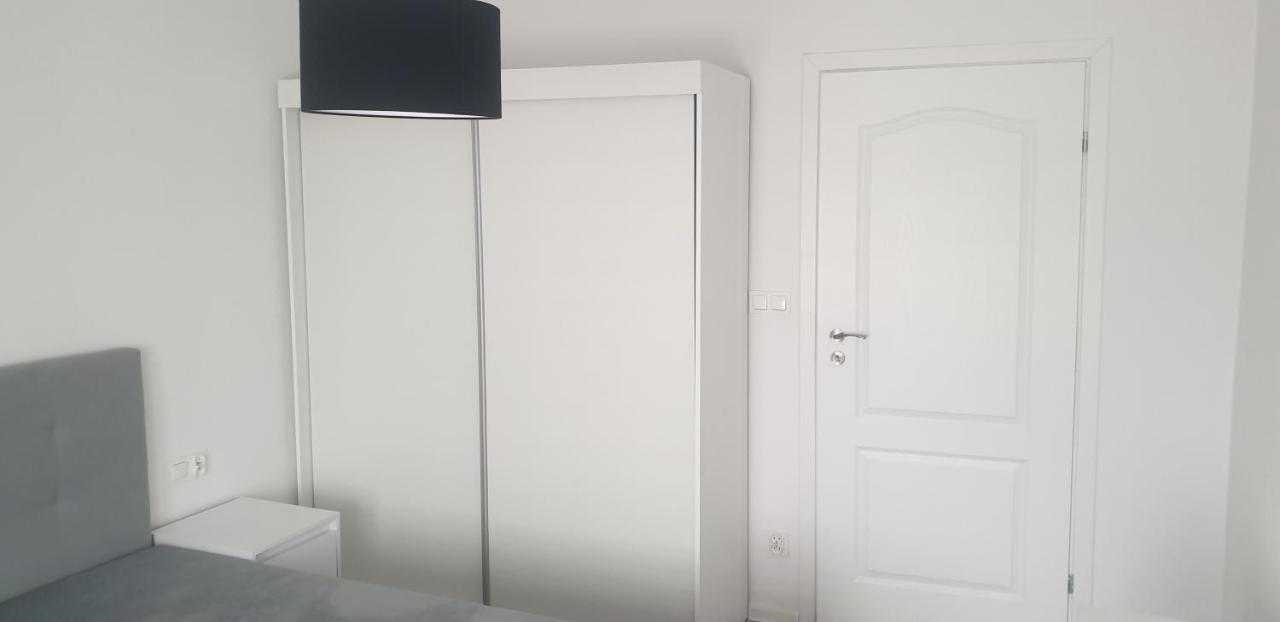 Apartament W Centrum Kielc Z Prywatnym Parkingiem Kielce Exteriér fotografie