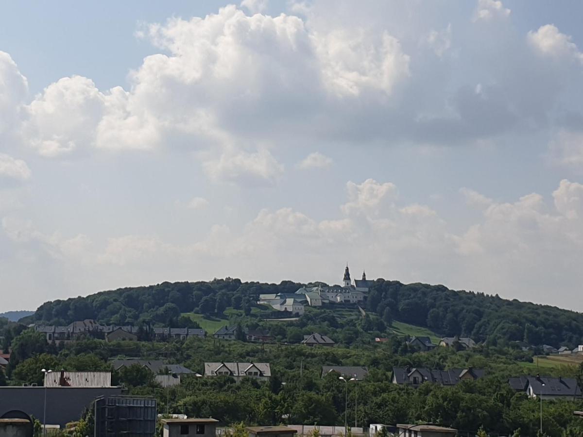 Apartament W Centrum Kielc Z Prywatnym Parkingiem Kielce Exteriér fotografie